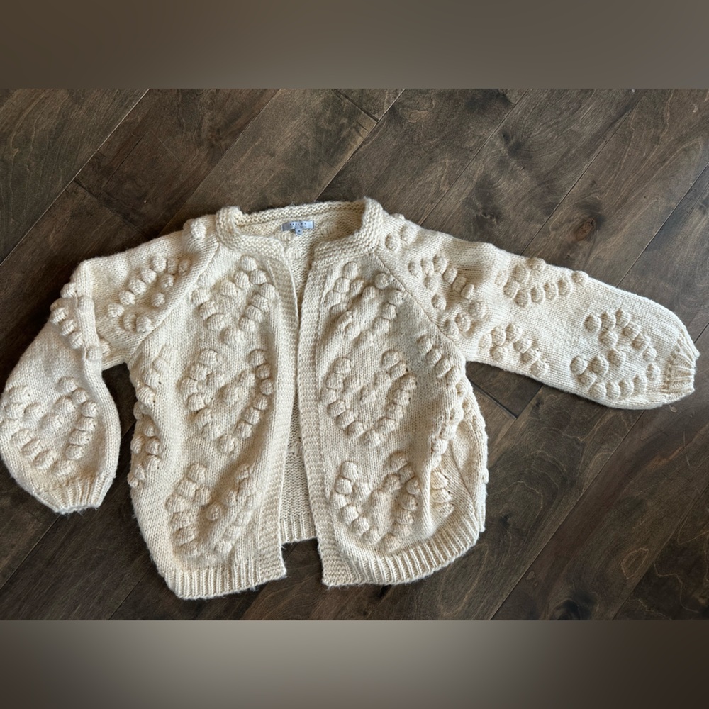 Favlux cream cardigan size Medium‎